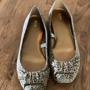 Women’s leopard print flats
